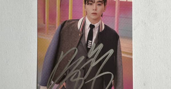 SEVENTEEN SEUNGKWAN SIGNED BEST ALBUM '17 IS RIGHT HERE' EXCLUSIVE